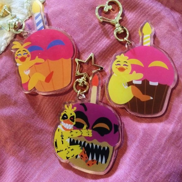 FNAF Chica and Mr. Cupcake acrylic keychains - Picture 1 of 4